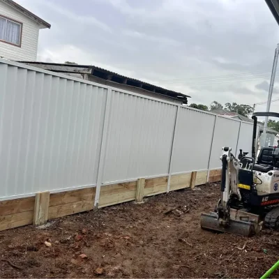 ballarat-colorbond-fence-plinth